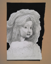 "Puppenporträt", 2010, Graphit, 50 x40 cm